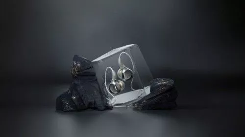 beyerdynamic-Xelento-2-Generation-Key-Visual-In-Ear-im-Kristall-768x432